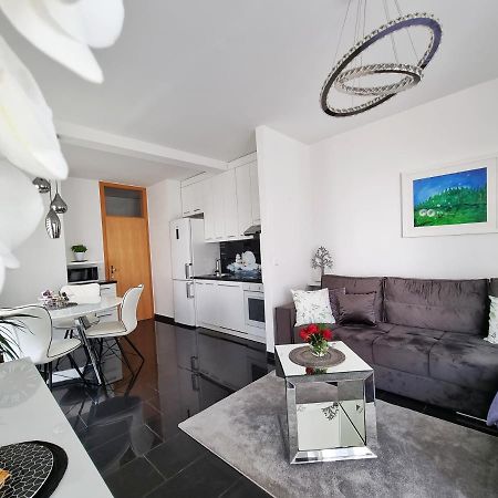 Deluxe Novalja Lägenhet Exteriör bild