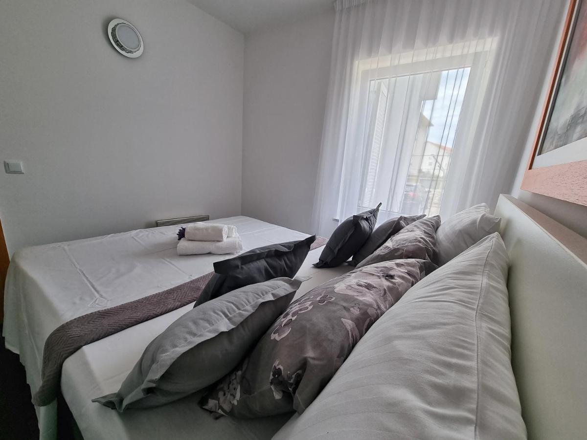 Deluxe Novalja Lägenhet Exteriör bild