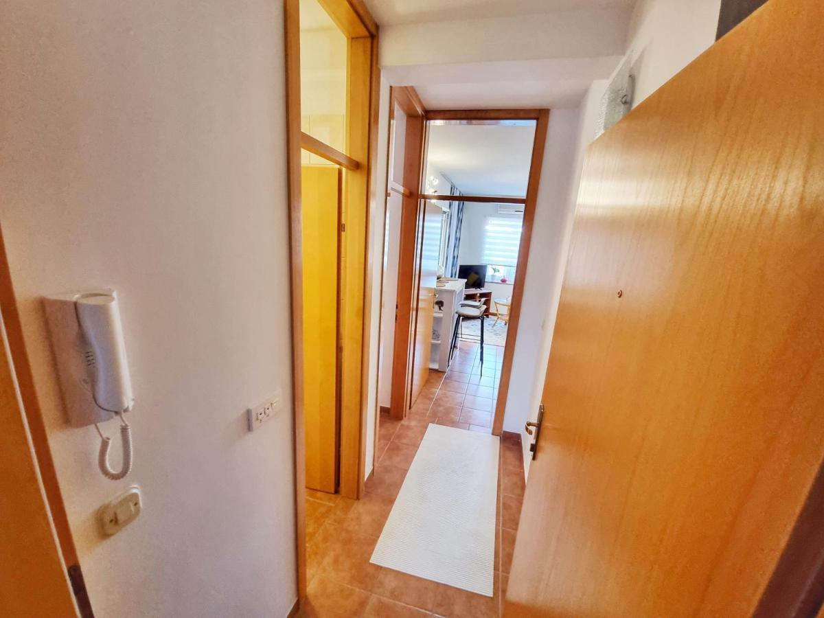 Deluxe Novalja Lägenhet Exteriör bild